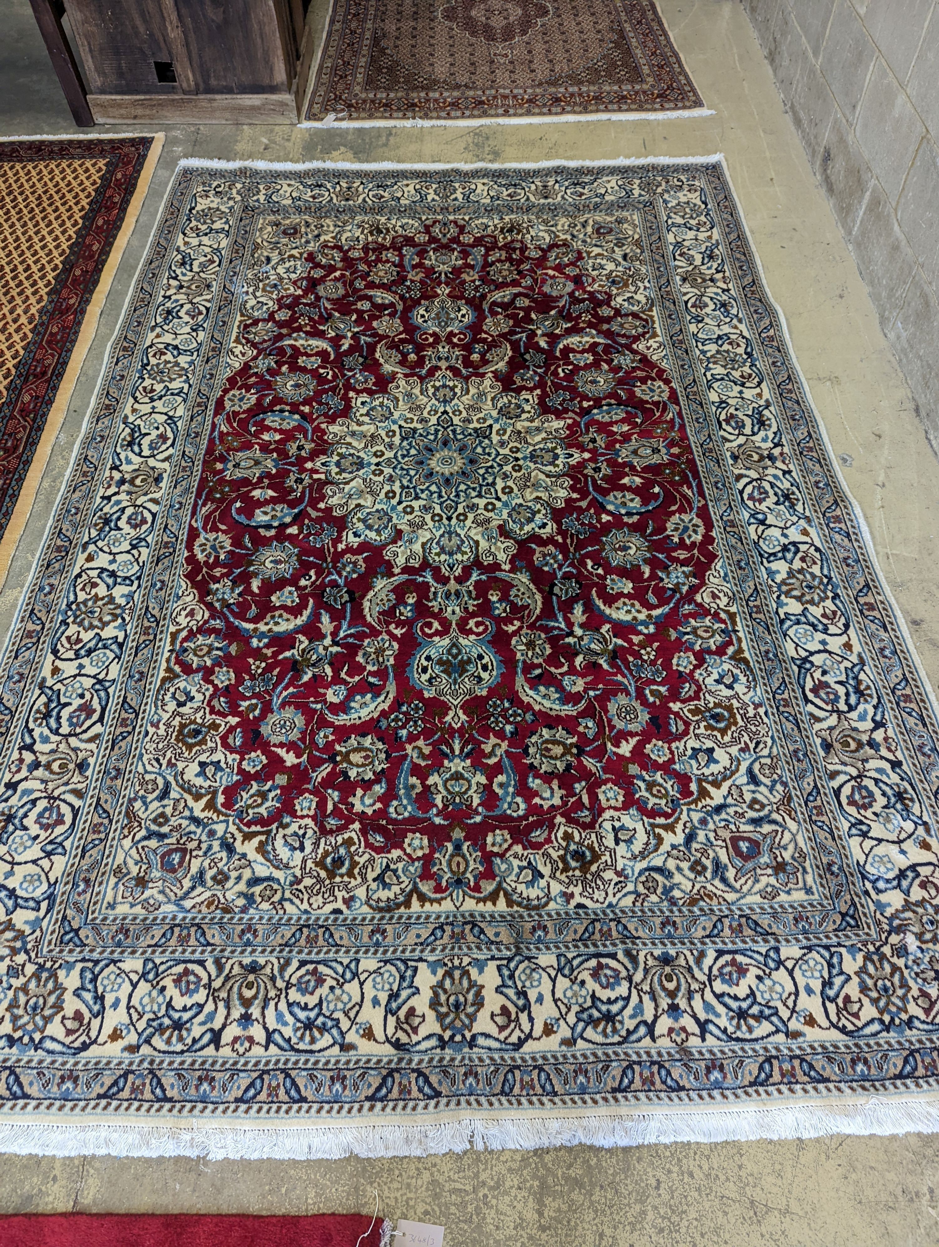A fine Nain carpet, 300 x 195cm